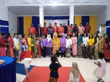 Pakaian Adat Nusantara Membedakan Suku dan Budaya