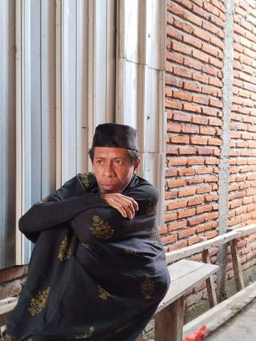 Jadi Guru Sekaligus Sukses Menjadi Konten Kreator