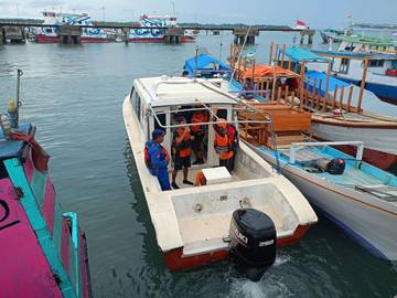 Basarnas Lakukan Pencarian Korban Laka Laut Intensif