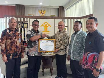 Pengkab Aru Raih Penghargaan Kemenkum HAM Maluku