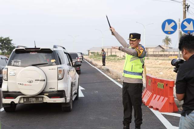 Kapolres Lamongan Pantau Rekayasa Lalu Lintas Arus Mudik