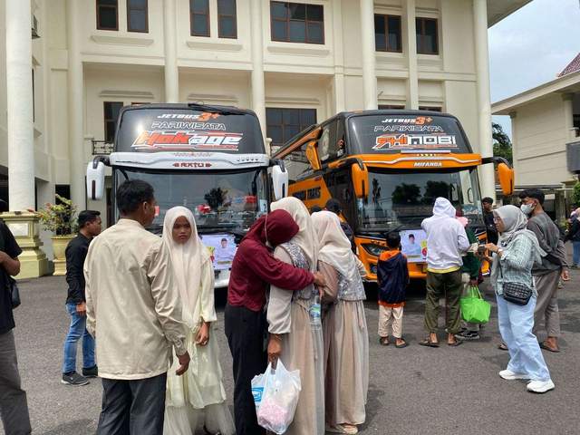 Wabup Tuban Berangkatkan Ratusan Peserta Balik Gratis