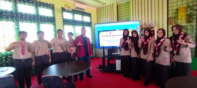 Pelatihan Esai AI Tingkatkan Literasi Siswa MAN 1