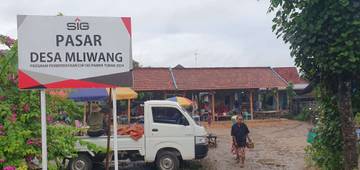 Bantu Perputaran Ekonomi, SIG Tuban Bangun Pasar Desa Mliwang