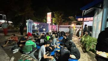 DSU Al-Uswah Bersama RRI SP Tuban Gelar Sahur Gratis