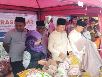 PWI Lamongan Kolaborasi dengan Disperindag Gelar Operasi Pasar