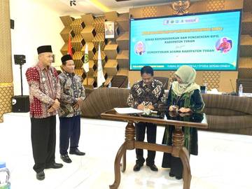 Pengantin Baru di Tuban Dapatkan Pelayanan Pelangi Biru