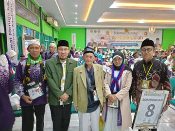 Jemaah Kloter 59 Lamongan Tiba di Tanah Air