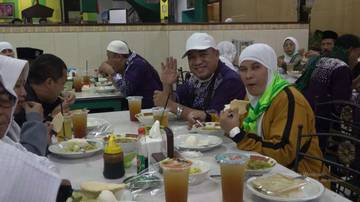 Tradisi Sarapan Soto Lamongan Usai Pulang Haji