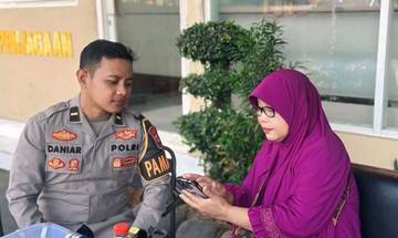 Polres Lamongan Antar Pulang Korban Penipuan Modus AI