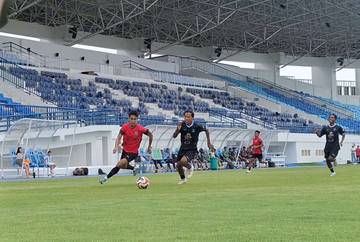 Jelang Kembali Berkompetisi, Persela Latihan Bersama Lamongan FC