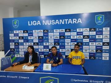Gresik United Kalah Beruntun, Dikalahkan Waanal Brothers 1-2