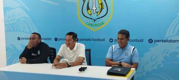 Bima Sakti Resmi Latih Persela Lamongan