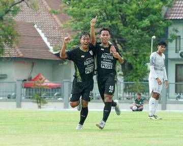 Sempat Tertinggal, Gresik United Sukses Tundukkan Waanal Brothers