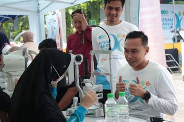 Senam Lansia KMU Tingkatkan Kesadaran Kesehatan Mata