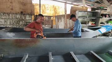 Pesanan Perakit Perahu PVC Naik saat Banjir
