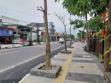 Proyek Trotoar Bojonegoro Rampung, Ramah Bagi Pejalan Kaki 