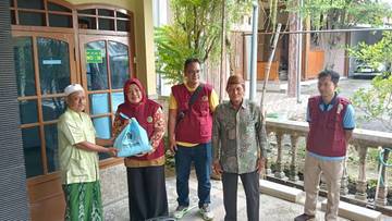 PPNI Lamongan Salurkan Sembako untuk Korban Banjir