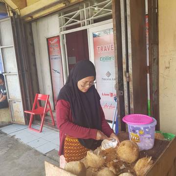 Menjanjikan! Berjualan Es Kelapa Mudah di Wamena 