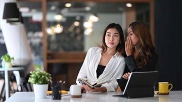 Mengenal Arti Kata Spill Di Media Sosial dan Pergaulan Saat Ini