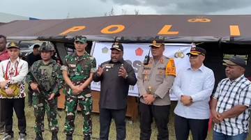 Bupati Yahukimo Bantah Isu Keterlibatan TNI-Polri Jadi Guru dan Nakes, Juga Siap Mundur Jika Terbukti
