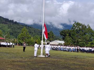Bupati Yalimo Pimpin Upacara Peringatan Hardiknas