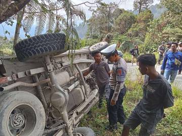 Sat Lantas Polres Tolikara Respon Cepat Laka Tunggal 