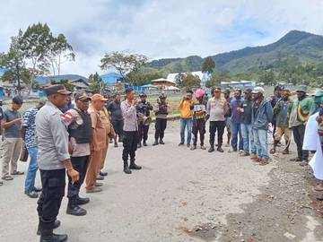 Polres Tolikara Amankan Aksi Demo Pencairan Dana Desa