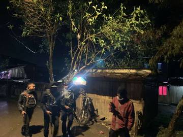 Tim Regu-III Laksanakan Patroli Malam di Pemukiman Warga