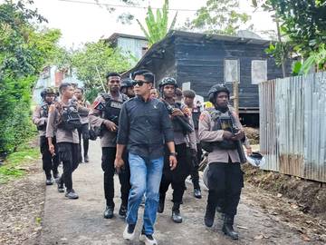 Jaga Kamtibmas di Pemukiman, Polres Tolikara Patroli Humanis