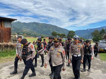 Patroli Jalan Kaki Solusi Untuk Dekat Dengan Warga