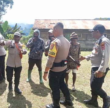 Patroli Dialogis Jaga Sitkamtibmas Seputaran Kota Karubaga