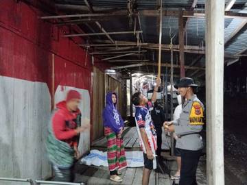Jaga Kamtibmas, Satuan Binmas Polres Tolikara Pantau Siskamling 