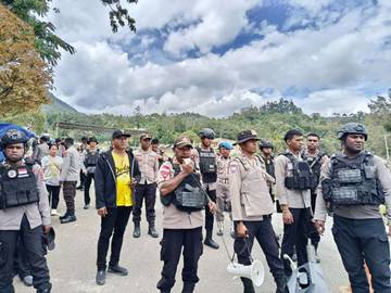 Pencairan Dana Kampung, Polres Tolikara Gelar Patroli 