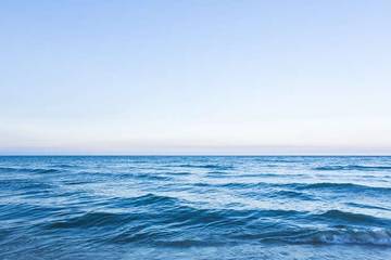 Kenapa Laut Terlihat Biru, Padahal Airnya Bening?