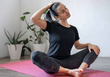 Yoga Somatik Meningkatkan Kesehatan Pikiran dan Tubuh