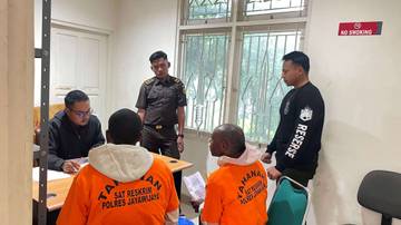 Penyerahan Dua Tersangka Curat ke Kejaksaan Jayawijaya