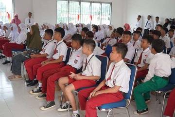 Sekolah Rakyat: Bukan Hanya Cerdas, Tapi Berkarakter Kuat