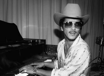 "The Romantic" Comeback Bruno Mars