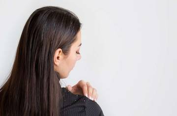 Penyebab Adanya Ketombe pada Rambut dan Cara Mencegahnya