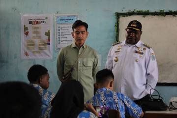 Wapres Gibran Tinjau Pelaksanaan Program MBG Di Wamena