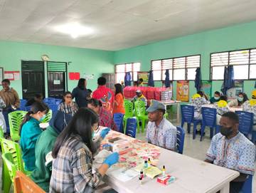 Pemeriksaan Golongan Darah di SMA PGRI Wamena 