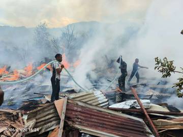 Kebakaran Hebat Landa Karubaga Tolikara, 100 Bangunan Terbakar