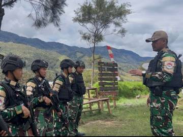Satgas Yonif-511/DYLaksanakan Anjangsana dan Tali Asih