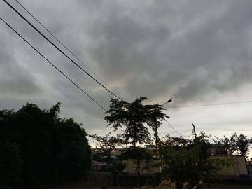 Mengapa Mendung Belum Tentu Hujan?