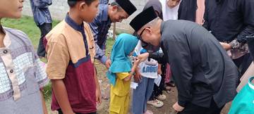 ICMI Orda Way Kanan Berbagi di Kampung Way Pisang