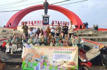 Sanggar Kegiatan Belajar Way Kanan Berbagi Takjil
