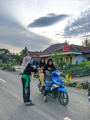 Pagarnusa Banjit Berbagi Takjil 