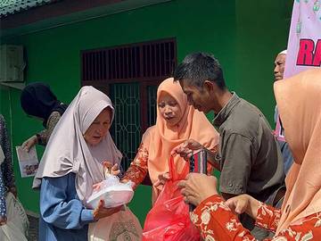 DWP Kemenag Way Kanan Gelar Kegiatan Berbagi Takjil