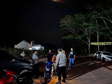  Kapolsek Negara Batin Pimpin Patroli Ciptakan Suasana Kondusif 